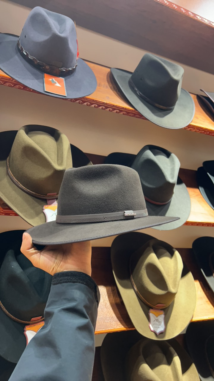 岗坚巴帽业羊绒377软款包边