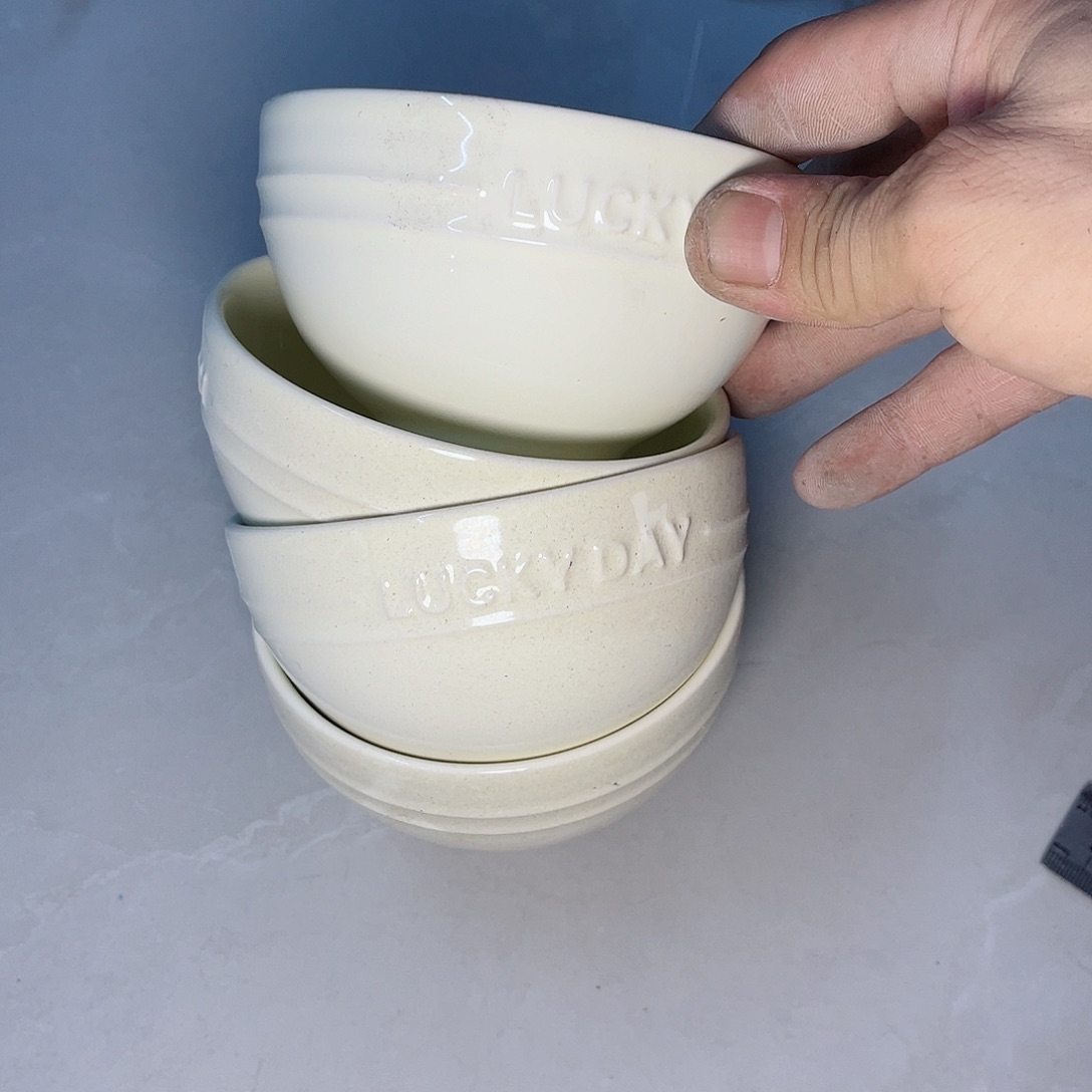 瓷片瑕疵大不影响使用 微瑕四个