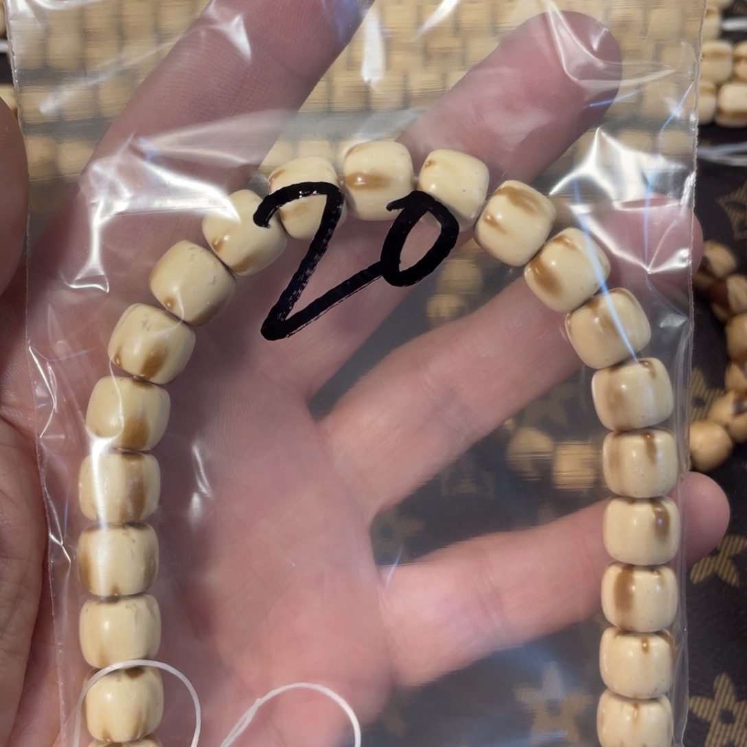 小***手手串紫金鼠1.1实心老型20