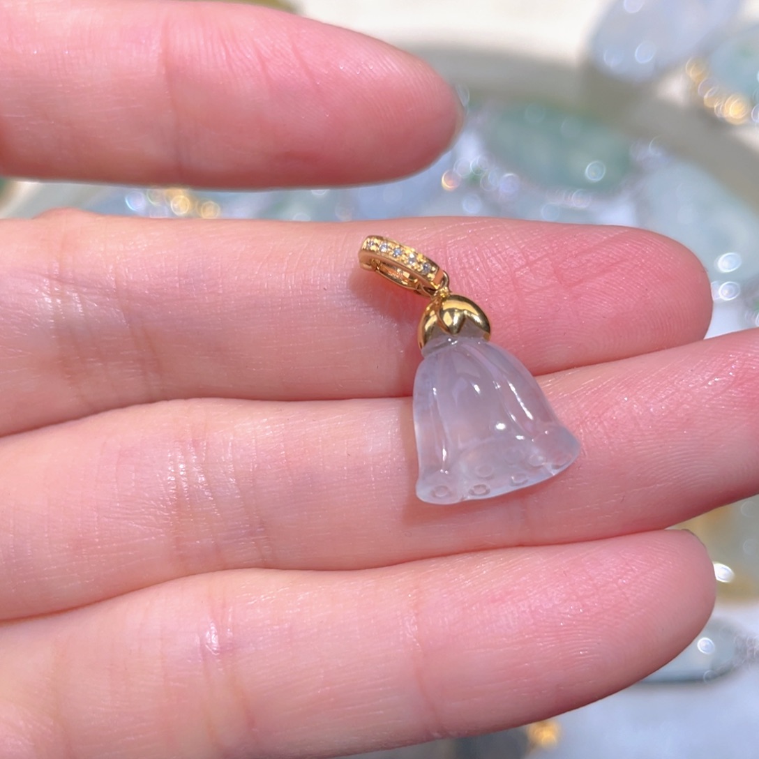 翡翠颈饰18K金镶嵌翡翠