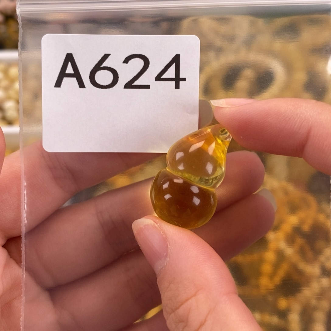 未镶嵌琥珀珠宝奇石