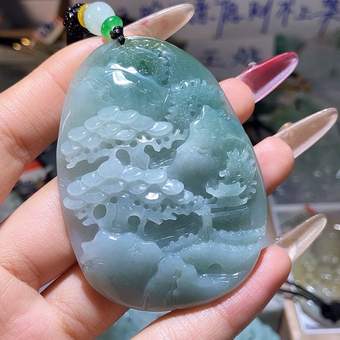 翡翠颈饰未镶嵌天然