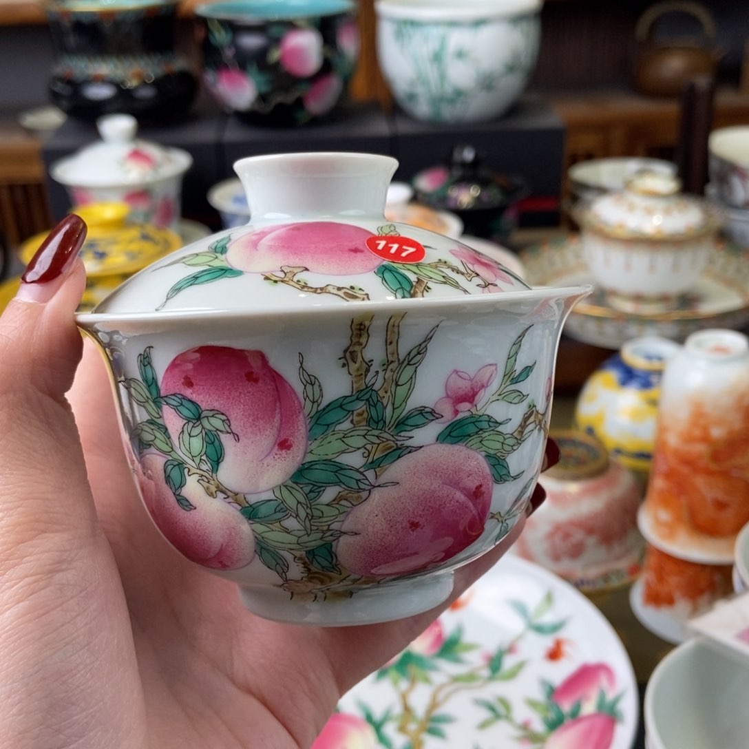 陶瓷艺术家的作品是一种