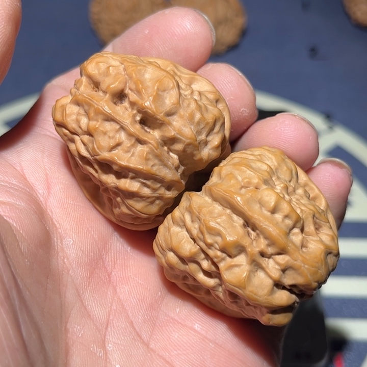 文玩核桃吊坠42大肚子，边37