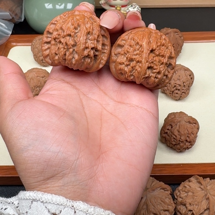 啊***1把件文玩核桃全品白狮子42