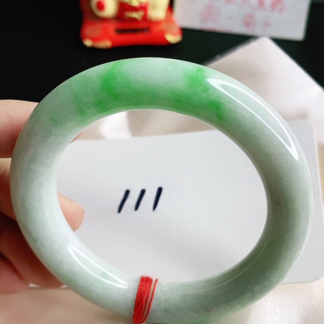 翡翠手镯未镶嵌56圈口圆条