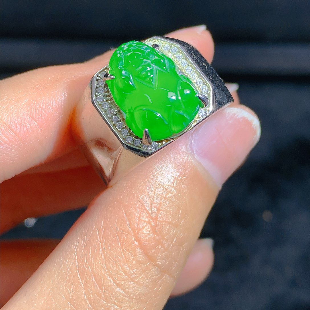 翡翠颈饰银S925镶嵌吊坠