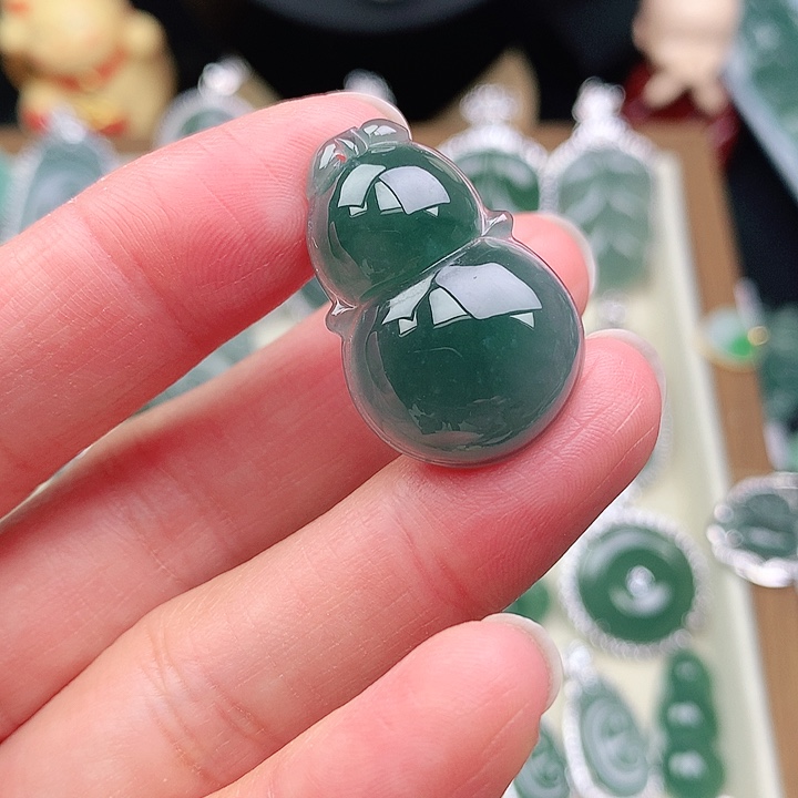 颈饰未镶嵌翡翠吊坠