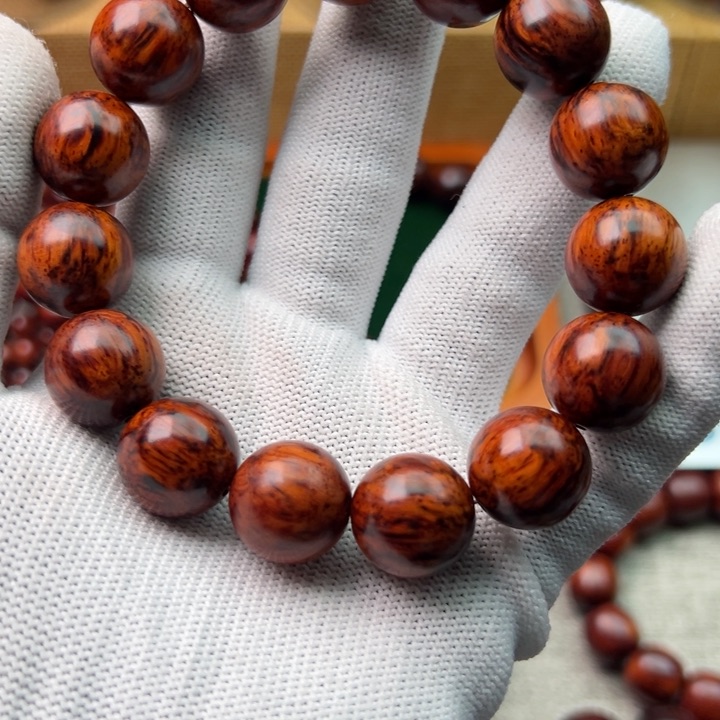 木一**好海南红降黄油底1.5满香满纹一档精品