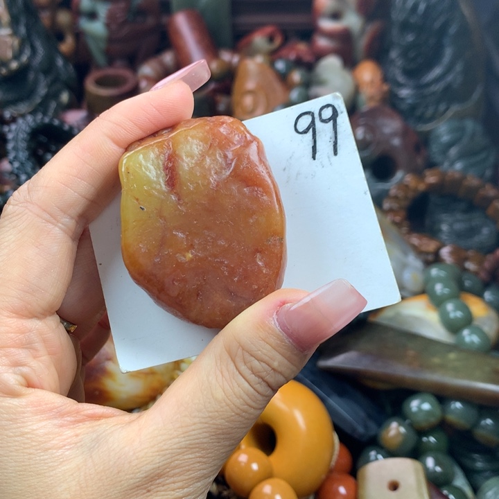 透闪石质玉未镶嵌珠宝奇石