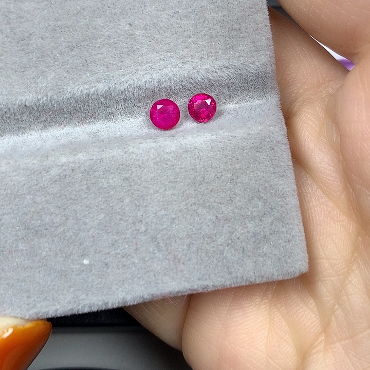 红宝石裸石热粉色红宝石一对