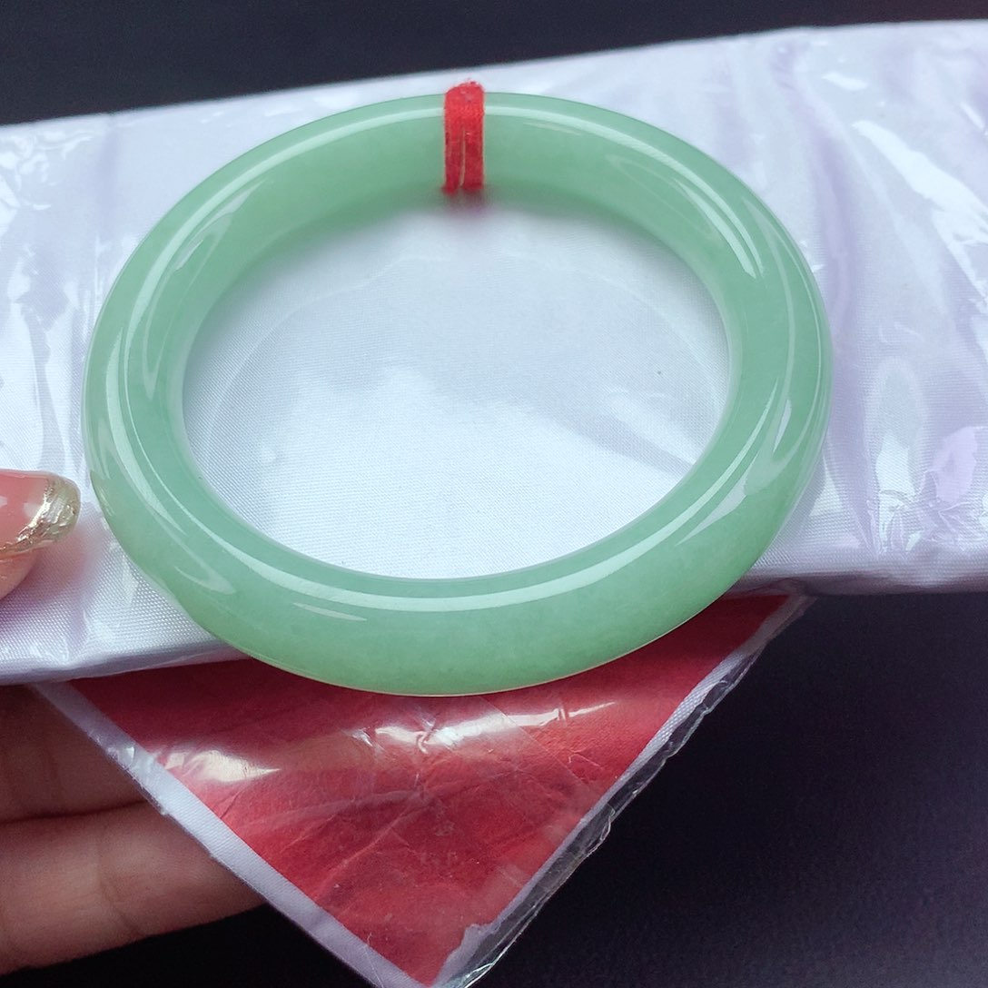 【闪购商品】翡翠手镯未镶嵌啊*s x