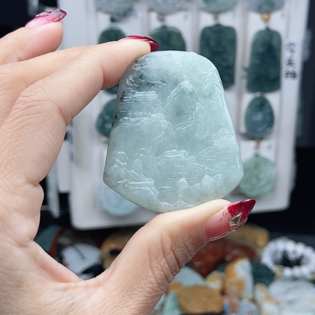翡翠颈饰未镶嵌翡翠