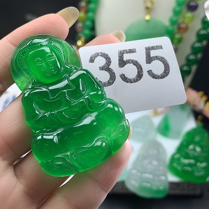 翡翠未镶嵌吊坠(赠链)