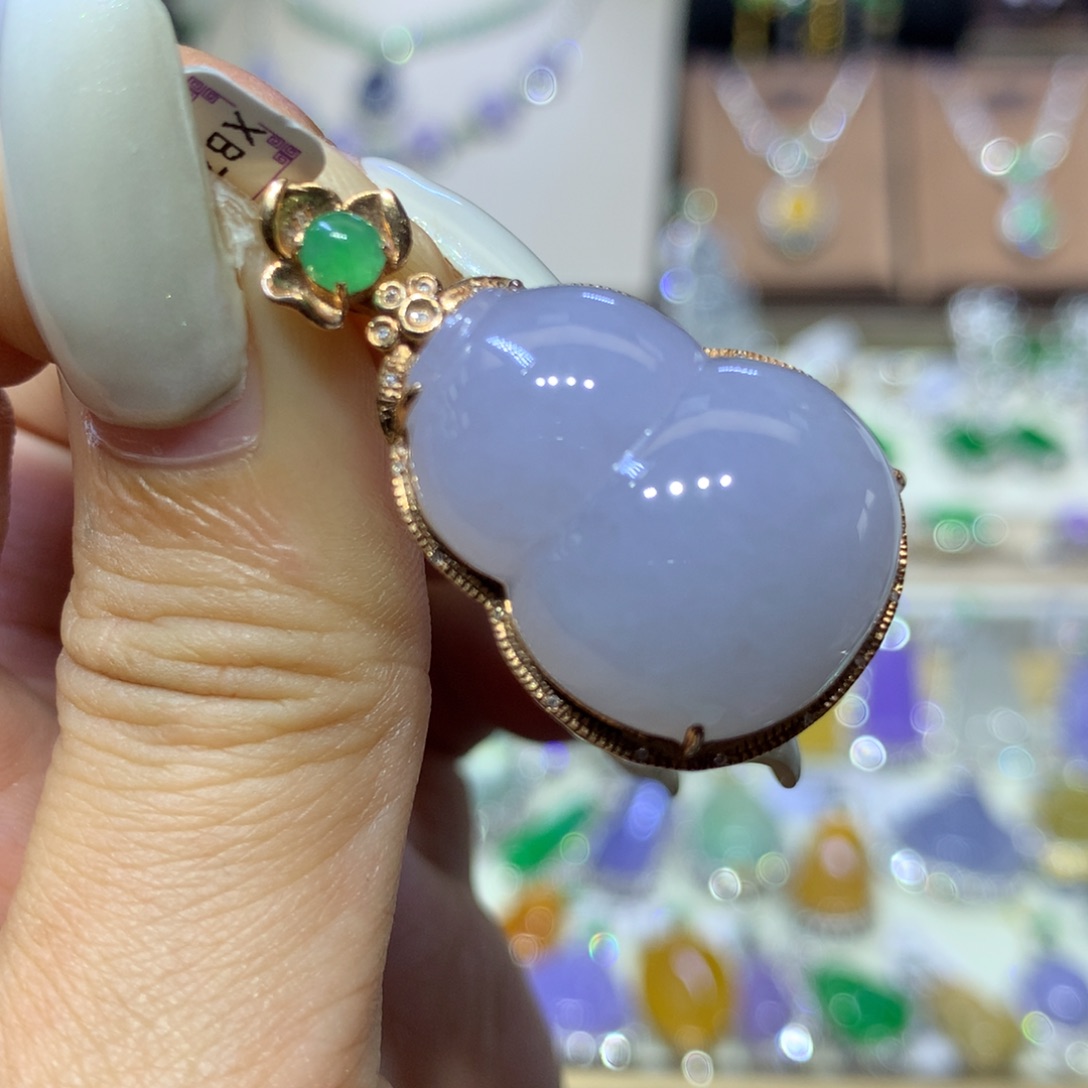 翡翠18K金镶嵌颈饰