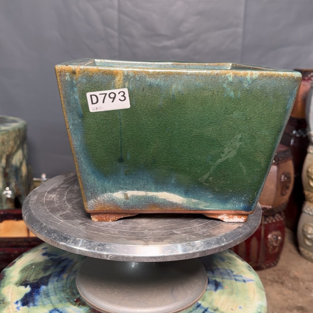 红泥花盆风*约793.          