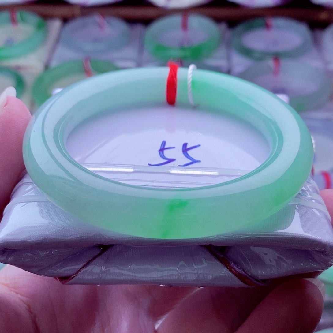 翡翠未镶嵌手镯（圆镯）284金丝绿甜绿冰润细腻大胖圆