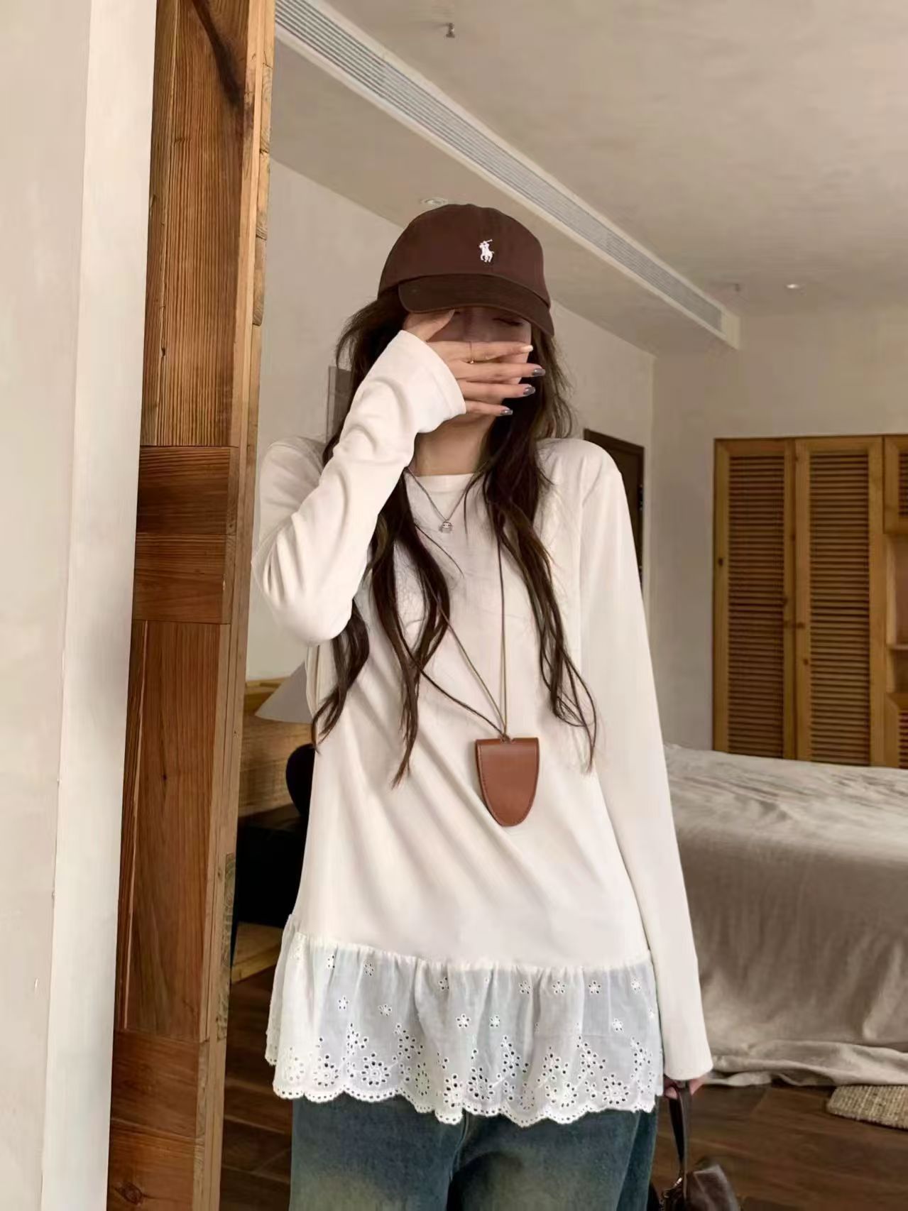 新款冬季胖mm屁帘磨毛拼接蕾丝加长大码女装打底衫