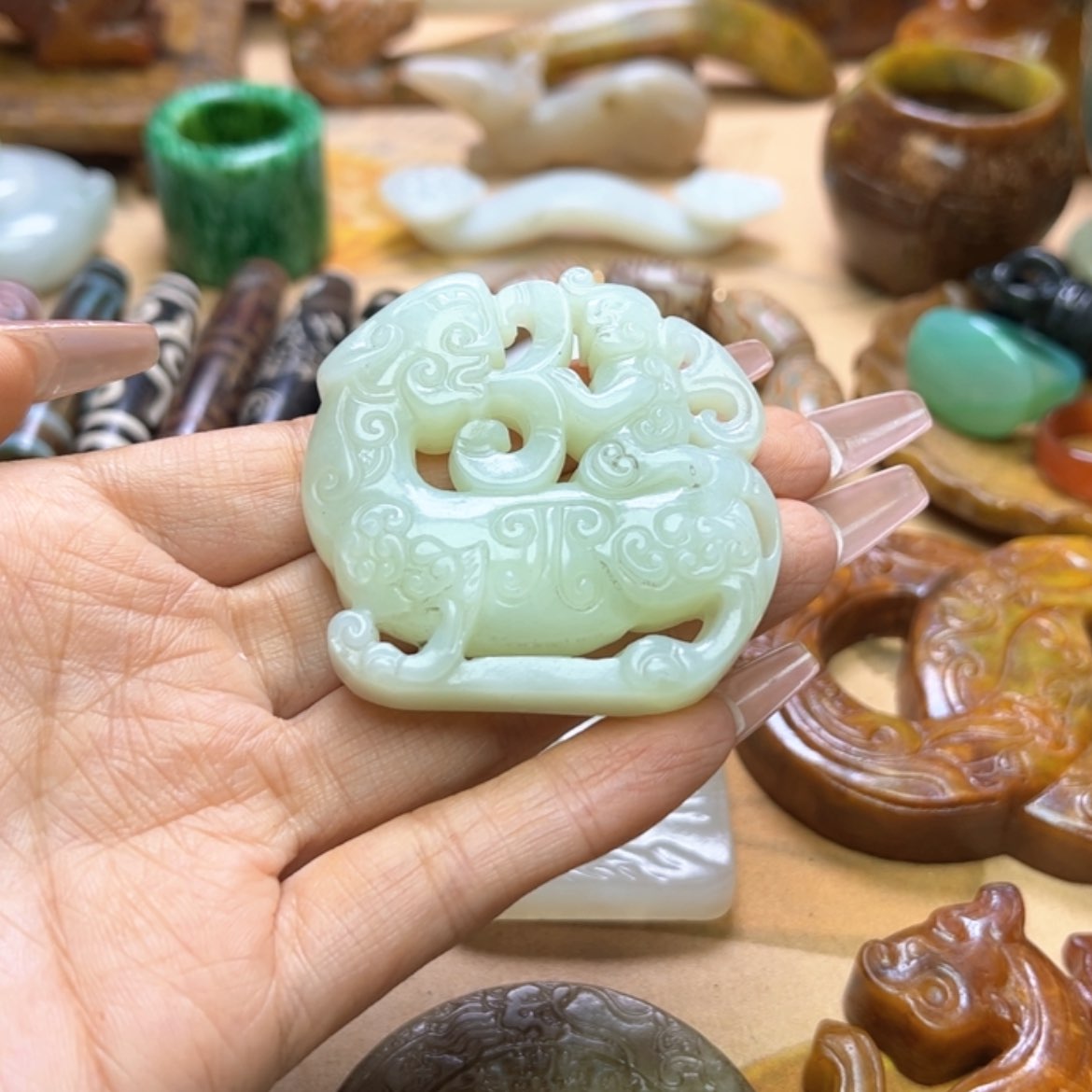 【闪购商品】蛇纹石玉颈饰未镶嵌