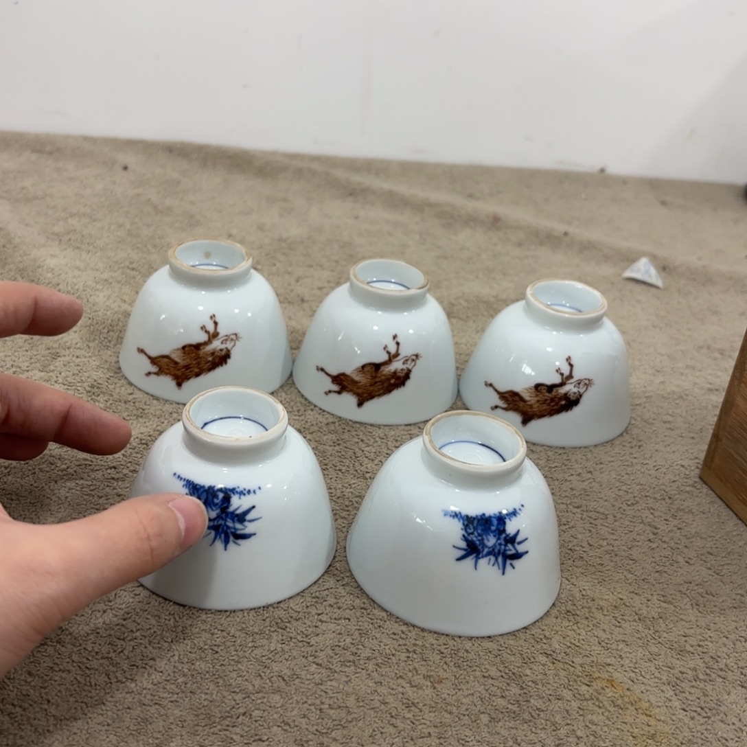 瓷片非常好看漂亮的物品 