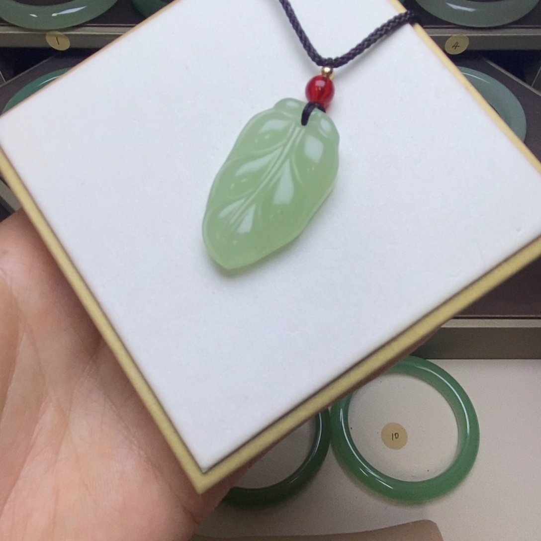 东陵石未镶嵌颈饰