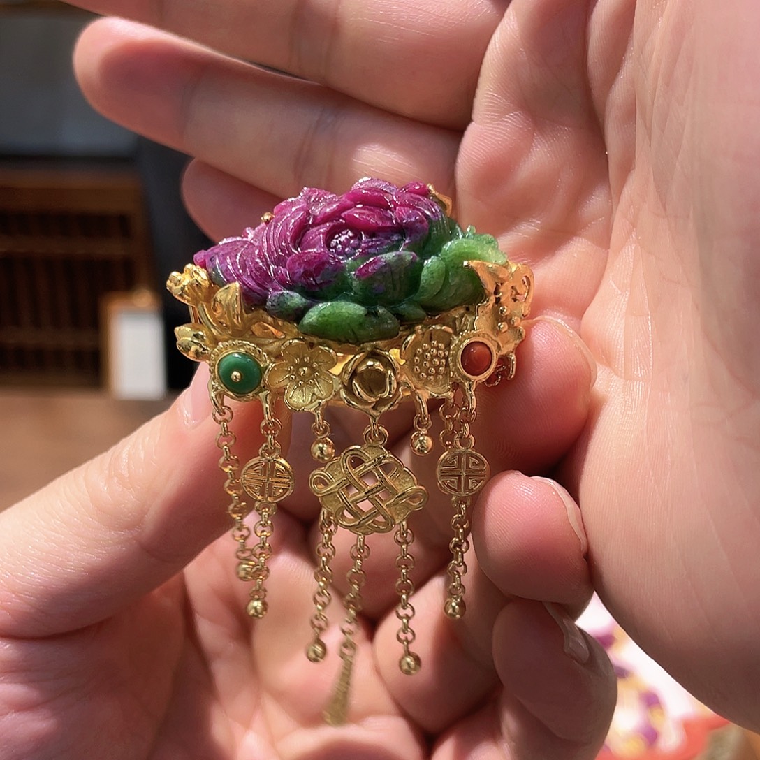 锦纶铁合金戒指红宝