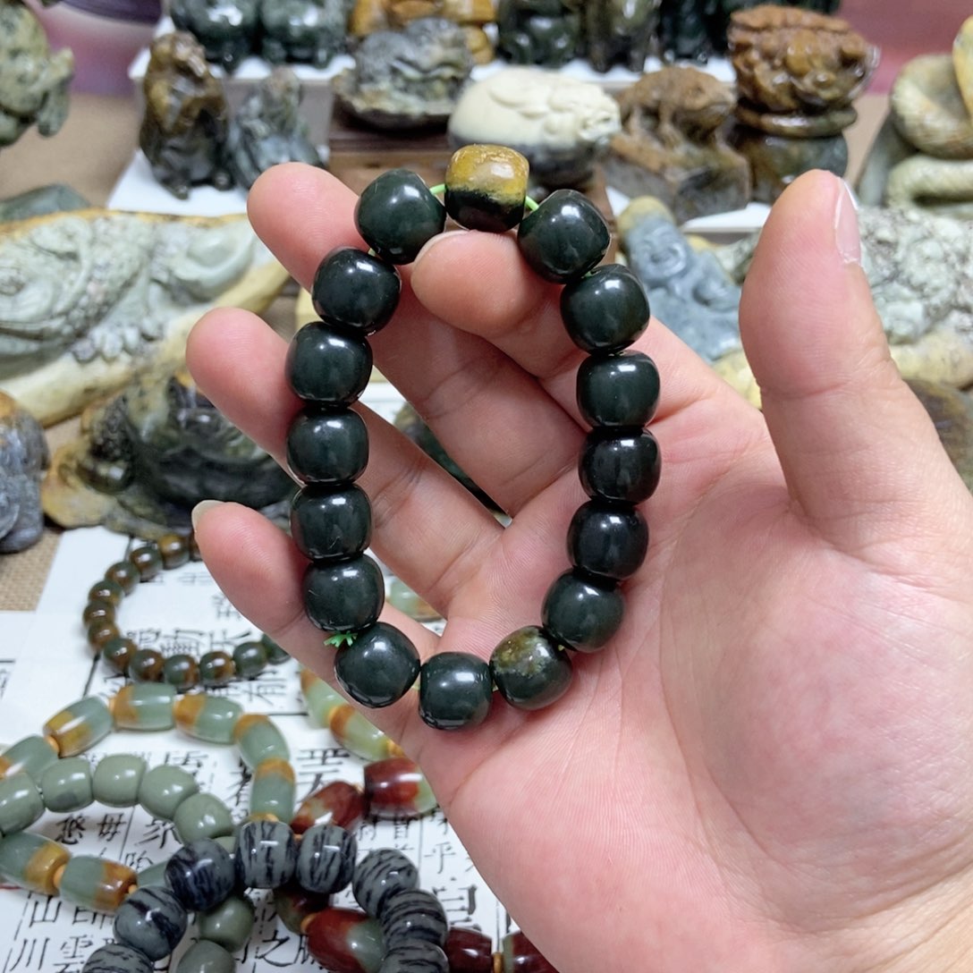 岫岩河磨玉（透闪石质玉）手把未镶嵌