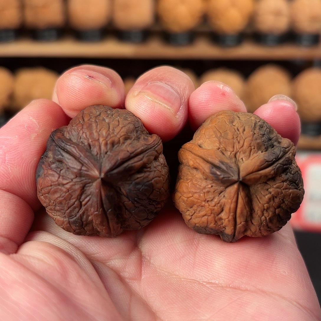 文玩核桃吊坠七彩小三棱