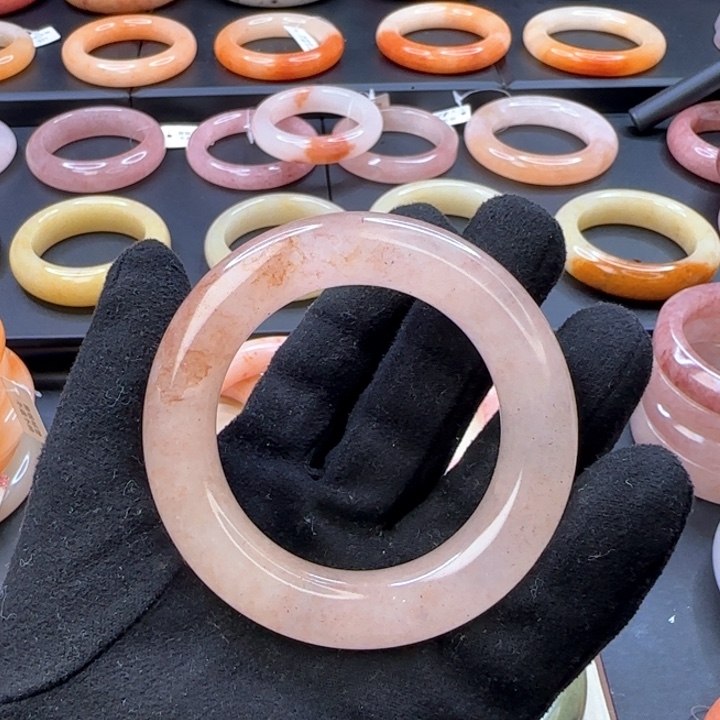 石英质玉手镯未镶嵌