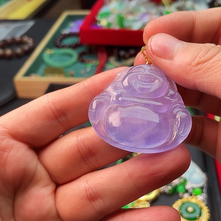 翡翠颈饰未镶嵌嗷嗷