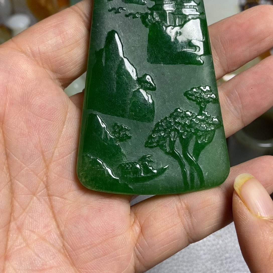 王***者和田玉（糖玉）未镶嵌颈饰