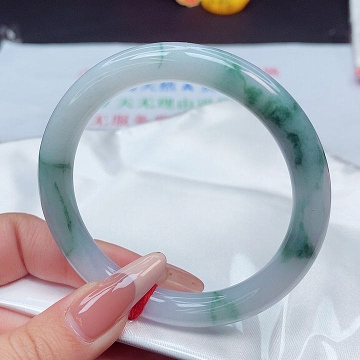 翡翠手镯未镶嵌56.6圈