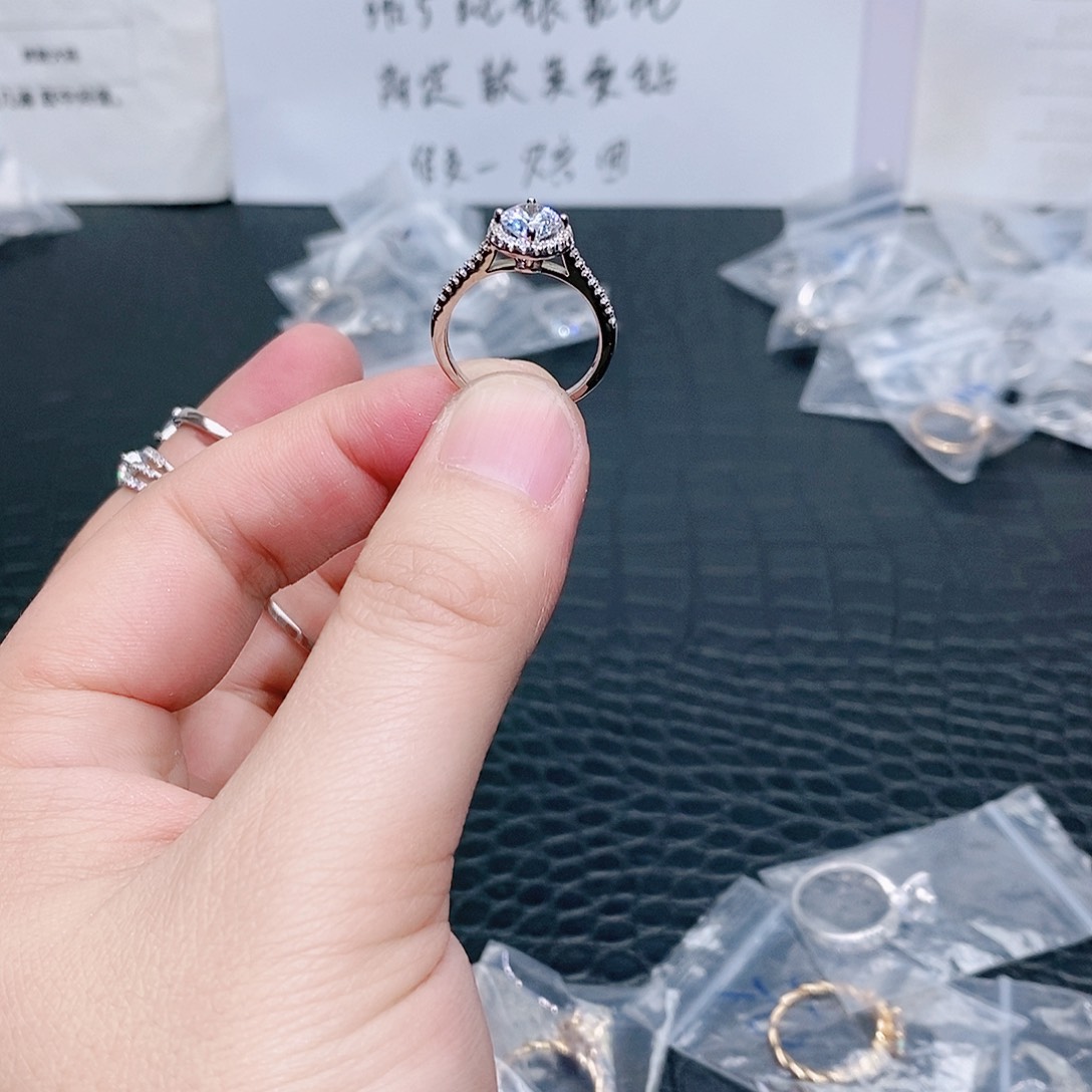 合成碳硅石925银公主圆包1克拉15码