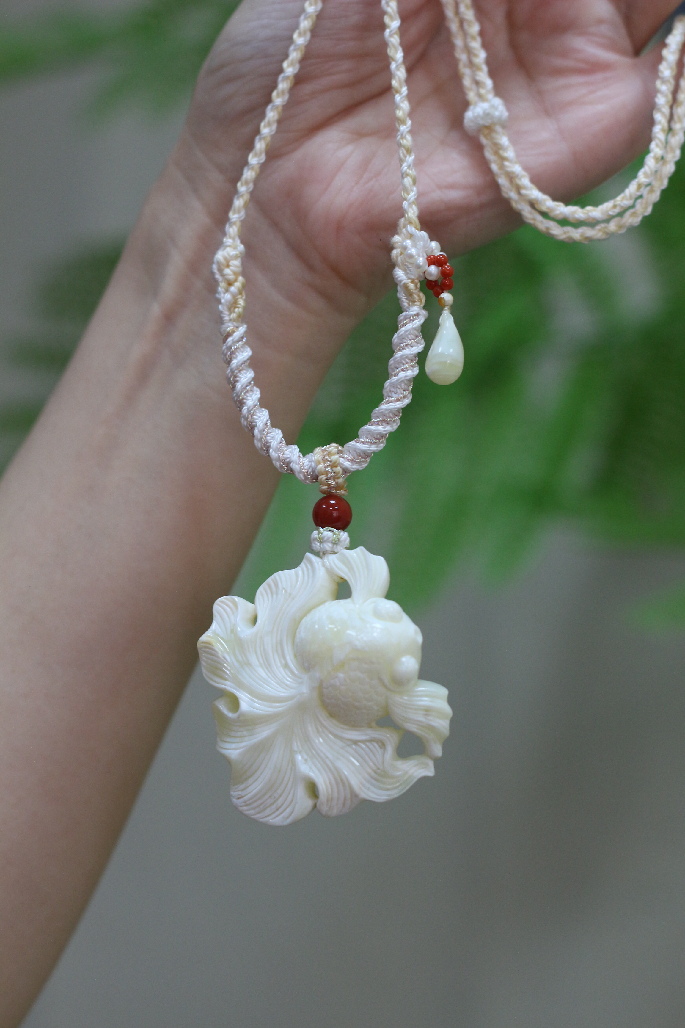 雕刻蜜蜡白蜡金鱼（金玉满堂力争上游）吊坠女款编织拍前联系客服