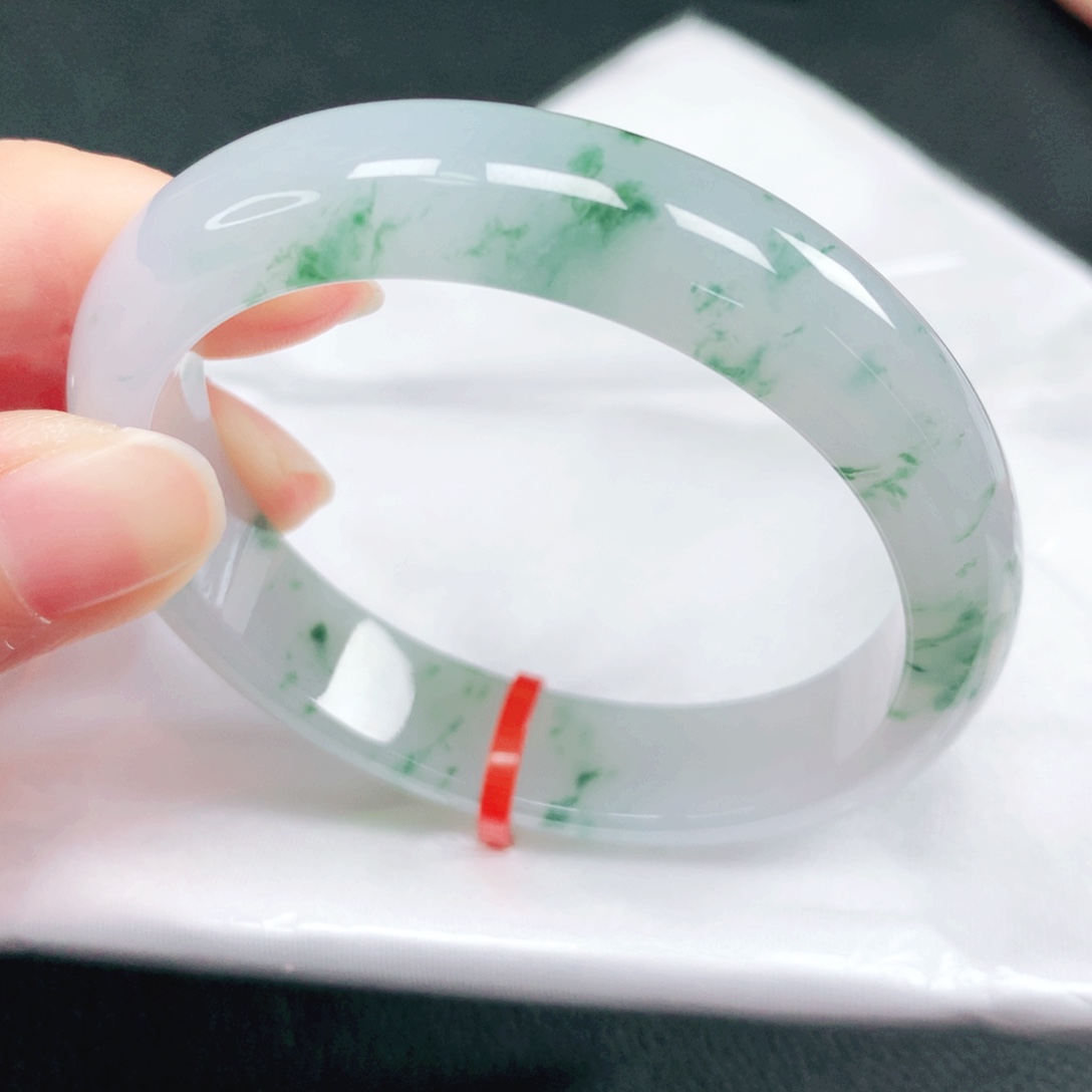 翡翠未镶嵌手镯54贵