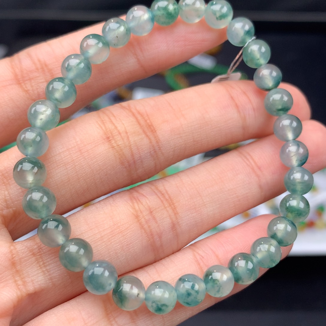 翡翠手链未镶嵌卡