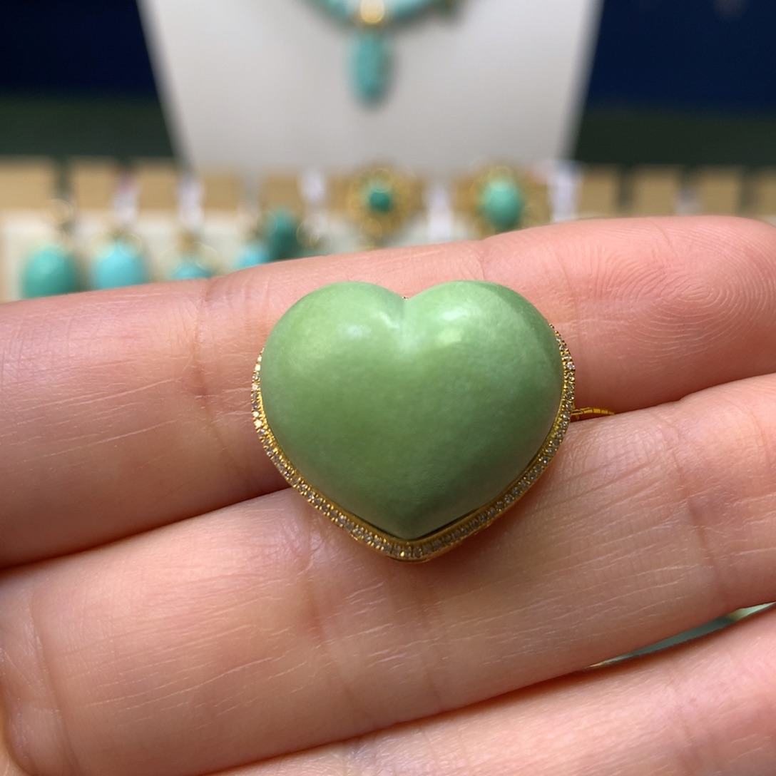 绿松石吊坠18K金镶嵌