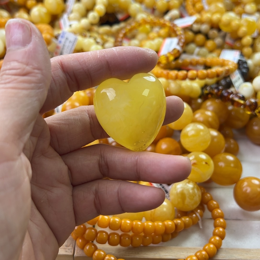 琥珀珠宝奇石未镶嵌