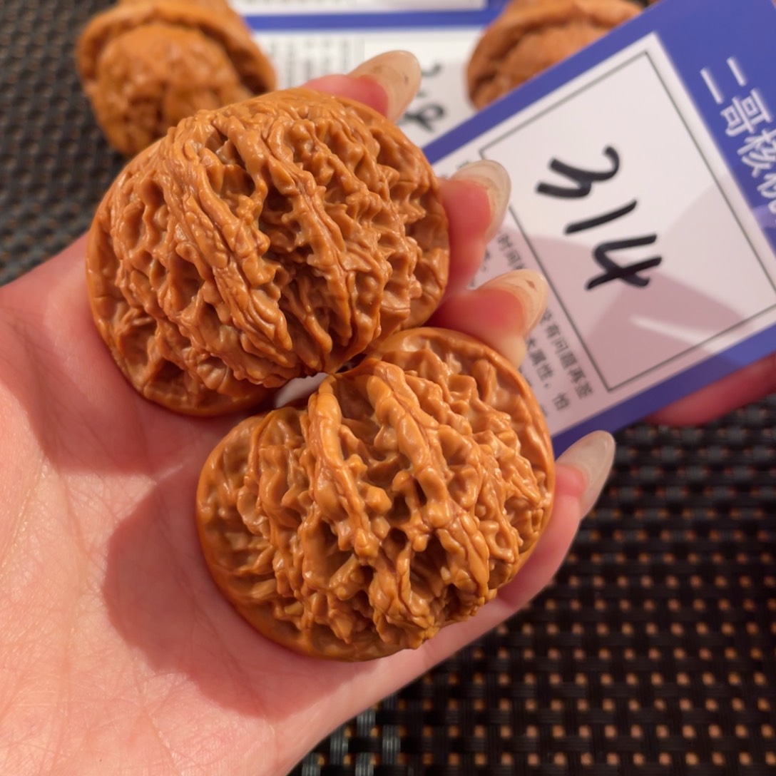 文玩核桃把件314号47尺虎头