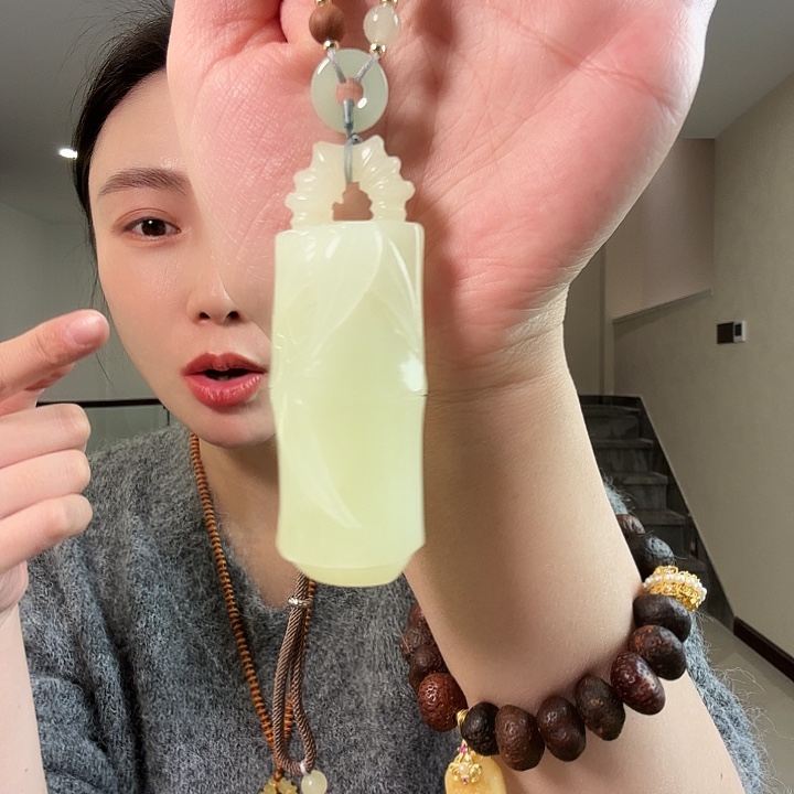 B***a蛇纹石玉未镶嵌颈饰