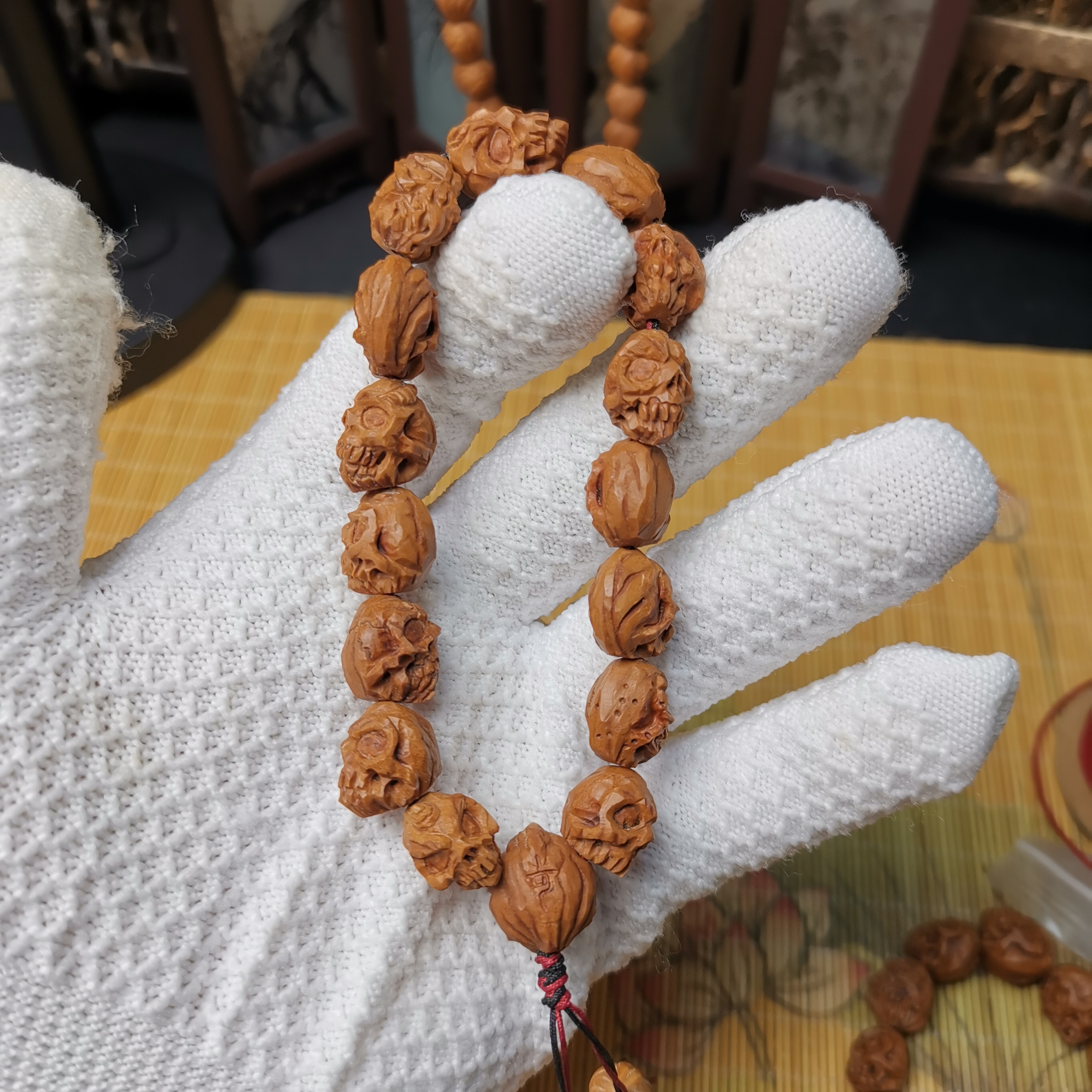 纯手工雕刻龙纹桃核尸陀林骷髅手串多样性秦岭龙纹桃核发