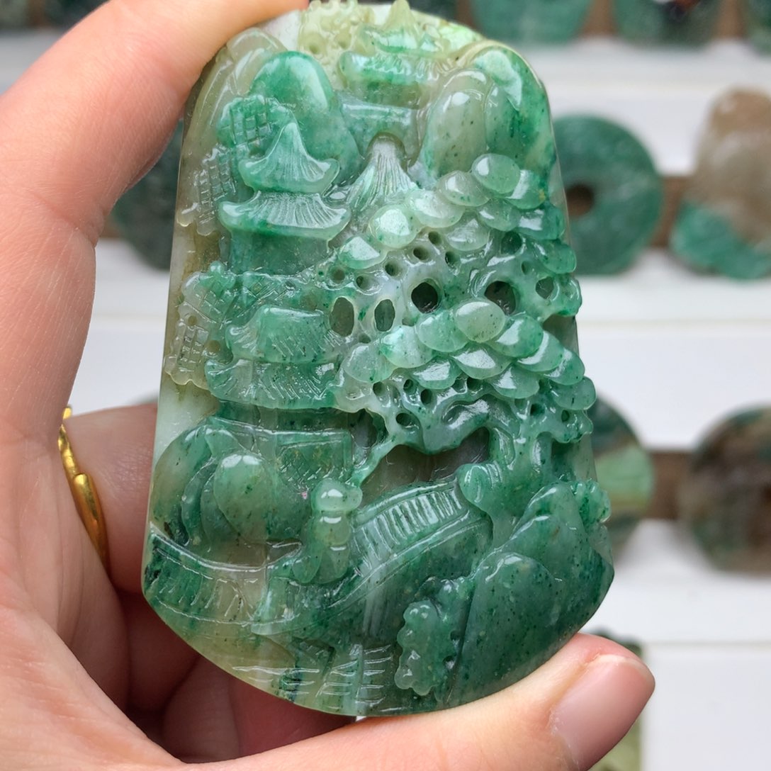 独山玉颈饰未镶嵌方