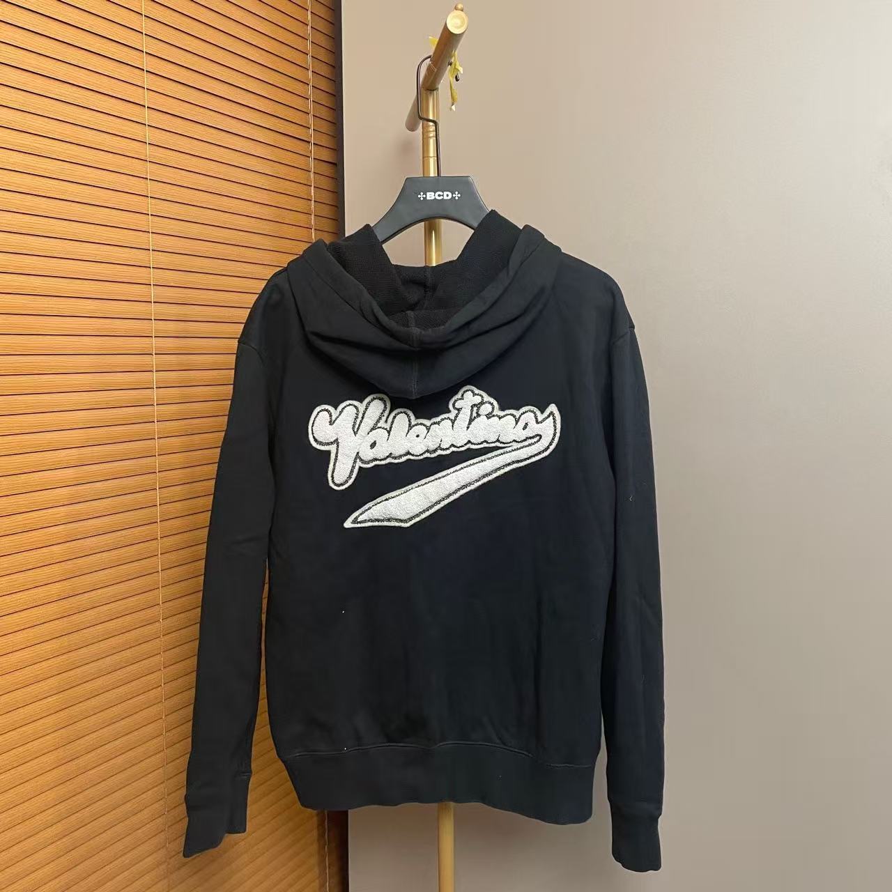 未使用 Valentino/华伦天奴 背后串珠刺绣拉链外套/98新/C500579