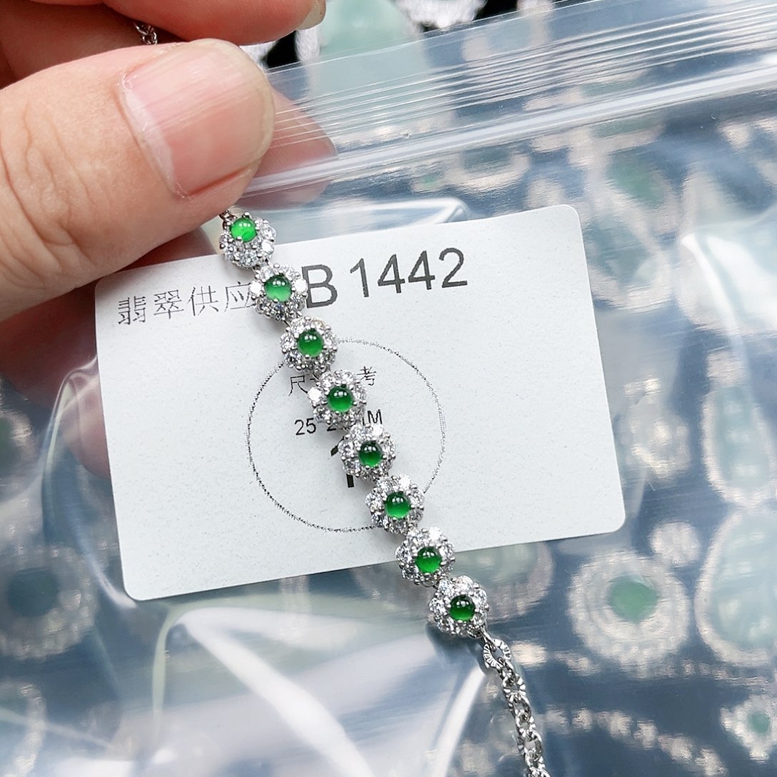 翡翠颈饰未镶嵌翡翠1442