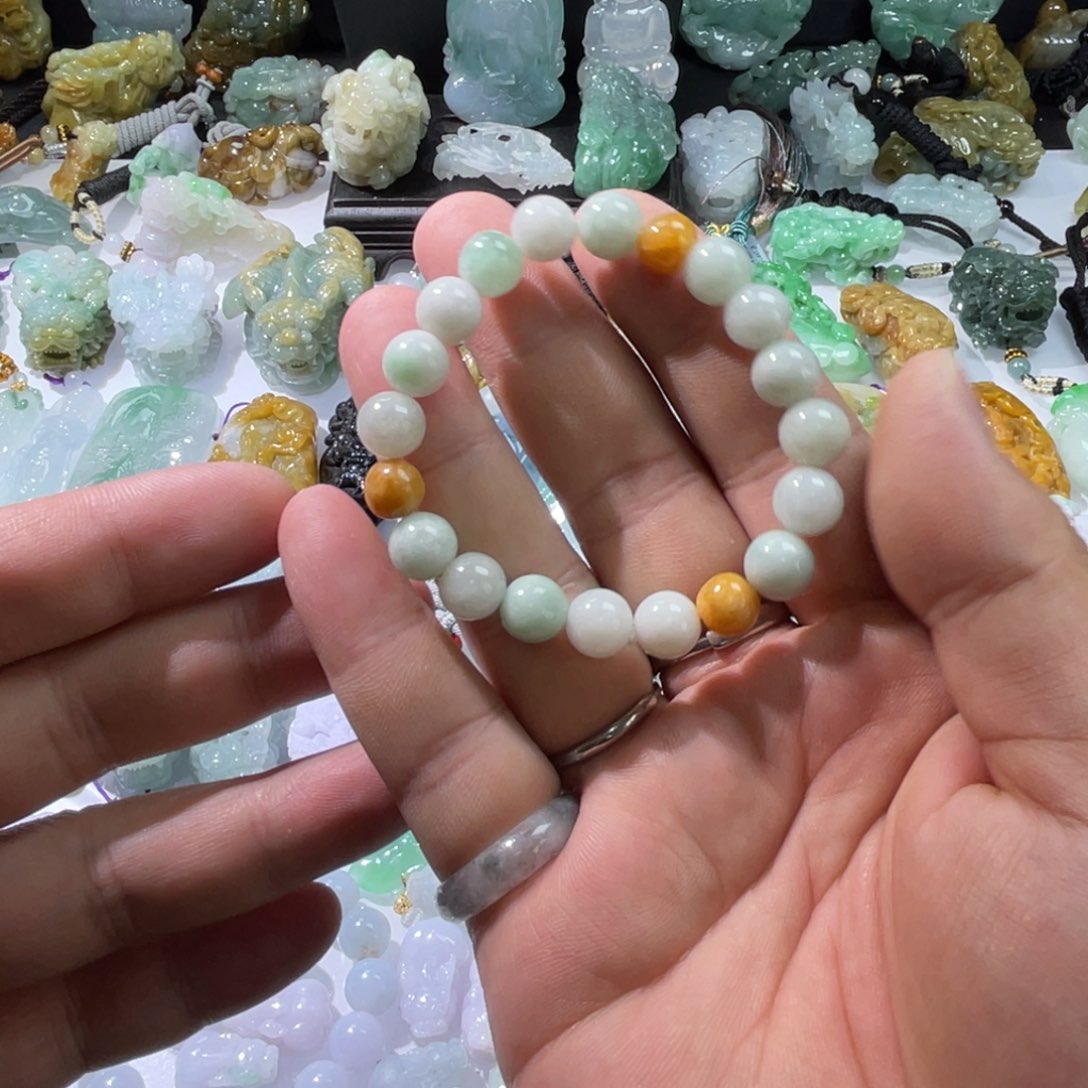 翡翠颈饰未镶嵌天然