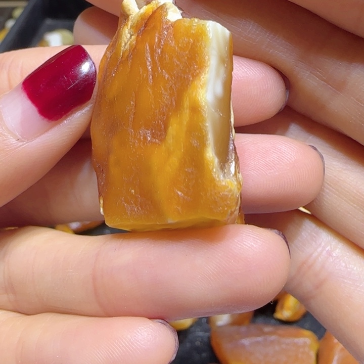 定制琥珀未镶嵌蜜蜡
