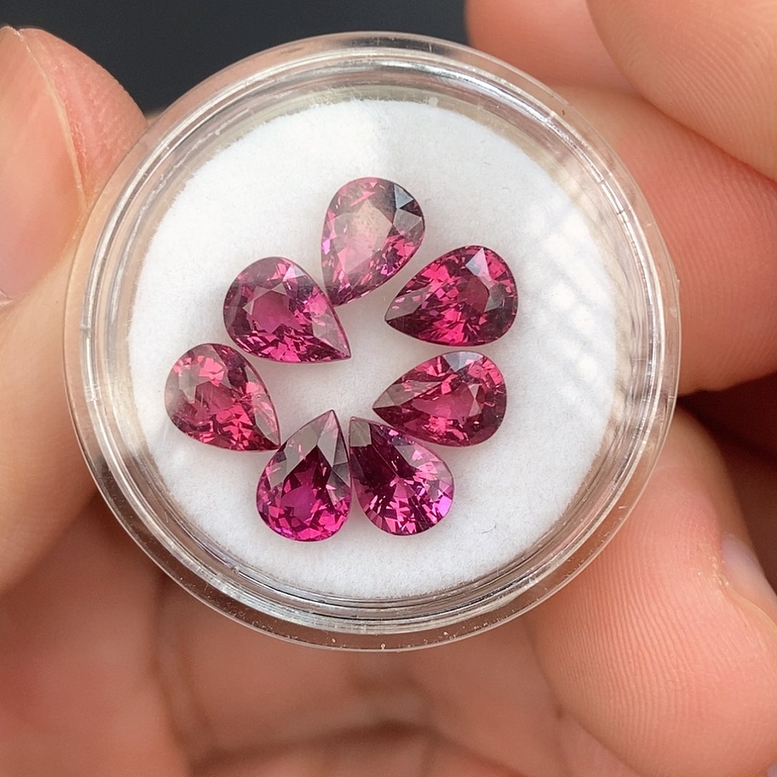 未镶嵌石榴石裸石5*7一粒