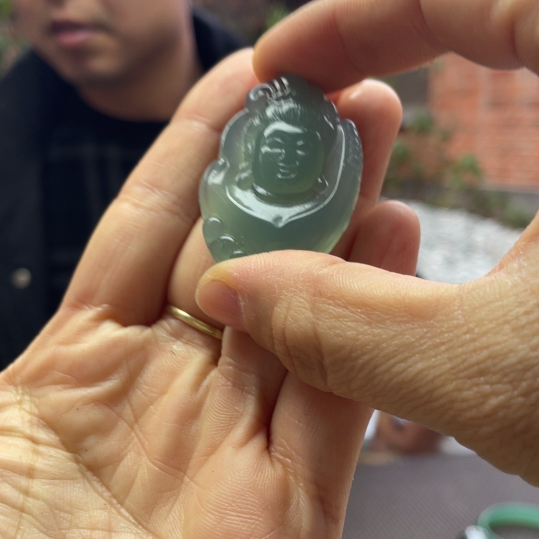 玛瑙/玉髓未镶嵌颈饰天空蓝观音头