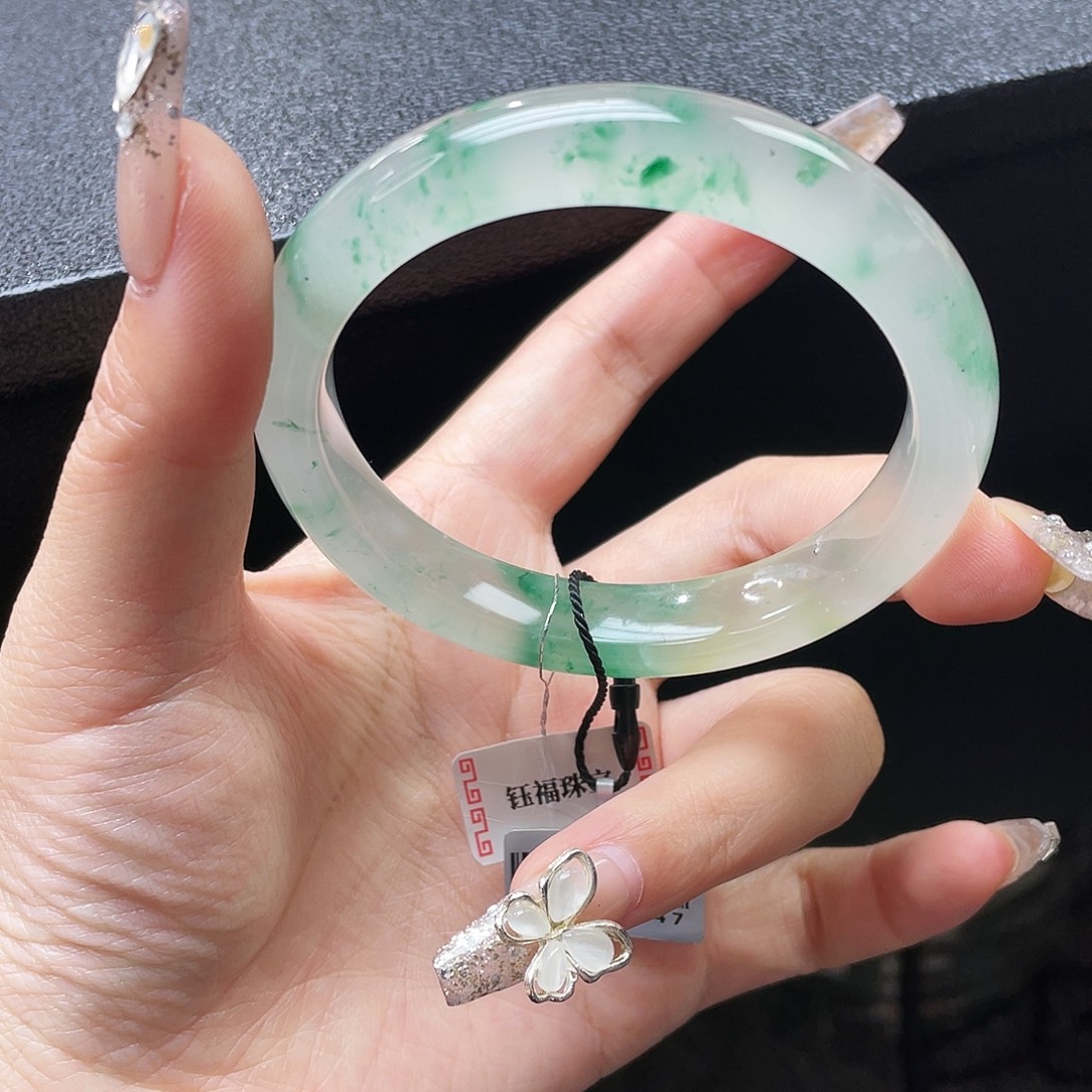 石英质玉未镶嵌手镯59