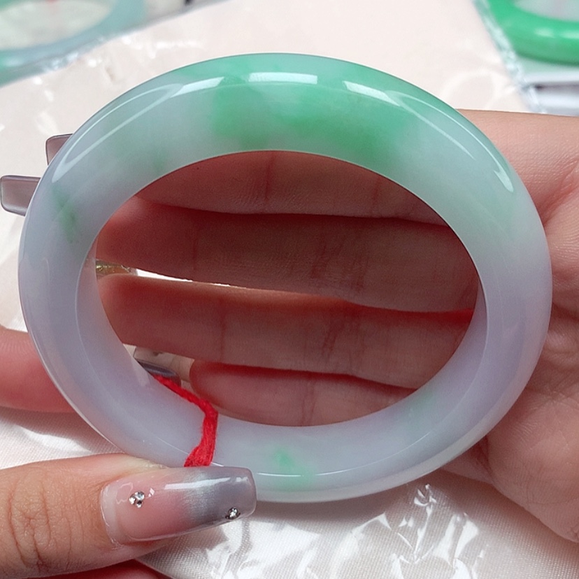 【闪购商品】翡翠手镯未镶嵌60圈